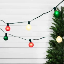 Northlight Frosted G50 Globe Indoor Outdoor Patio Light Set - 9' Green Wire - 10ct